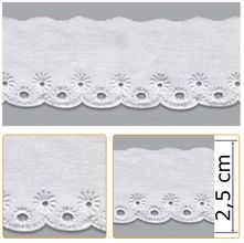 Bordado Inglês BP004 001 Branco - 2,5 cm