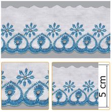 Bordado Inglês BP025 024 Branco/Azul Turquesa - 5 cm