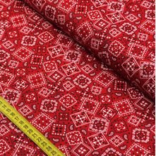 Tecido Estampado para Patchwork - Essentials Bandana Quadrada Fundo Vermelho (0,50x1,50)