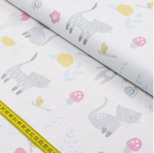 Tecido Estampado para Patchwork - Pequeno Quintal by Mariana Curti: Gatos com Tulipas Fundo Branco (0,50x1,40)