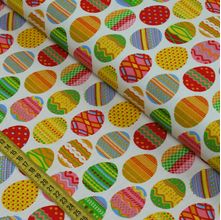 Tecido Estampado para Patchwork - Páscoa : Ovos Coloridos Fundo Branco (0,50x1,40)