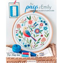 Livro Au Pays d'Emilly En Broderie Traditionnelle (No País de Emily em Bordado Tradicional)