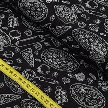 Tecido Estampado para Patchwork - Essentials Pizza Fundo Preto (0,50x1,50)